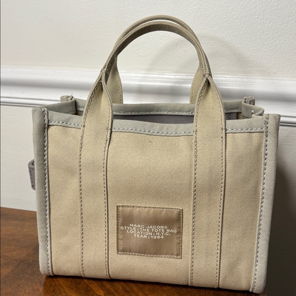 MARC JACOBS THE TOTE BAG- BEIGE COLORBLOCK - Picture 4 of 16